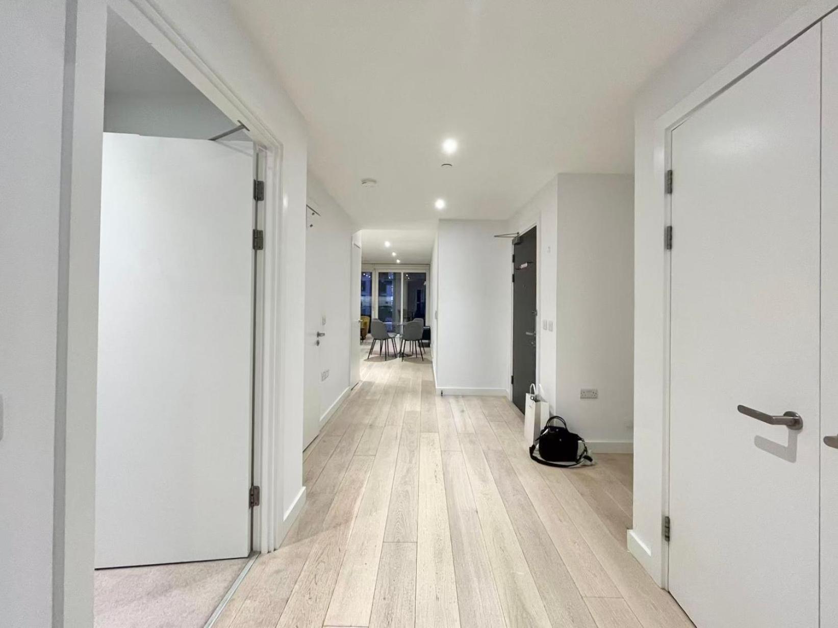 Modern Two Bed Flat At Elephant Castle London